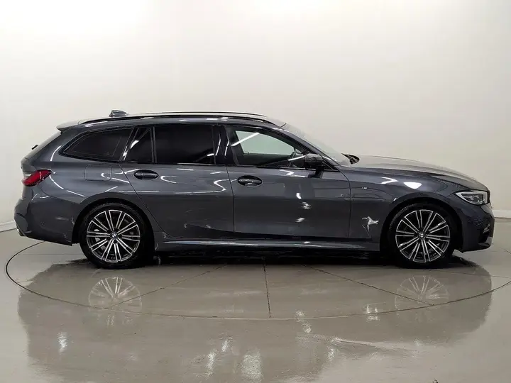 BMW 3 Series 2021 photo 2