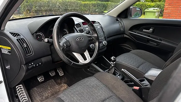 Kia Ceed 2010 photo 5