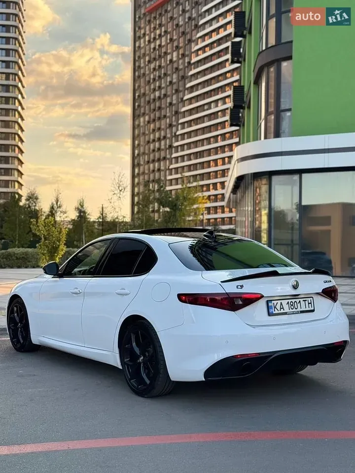Alfa Romeo Giulia 2020 photo 5
