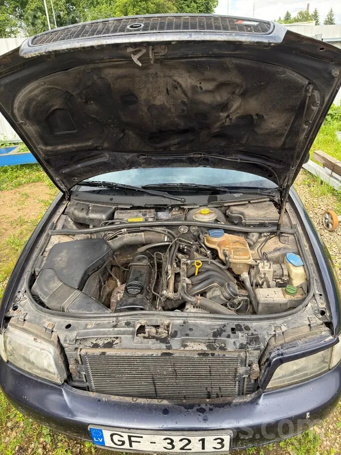 Audi A4 1998 photo 3