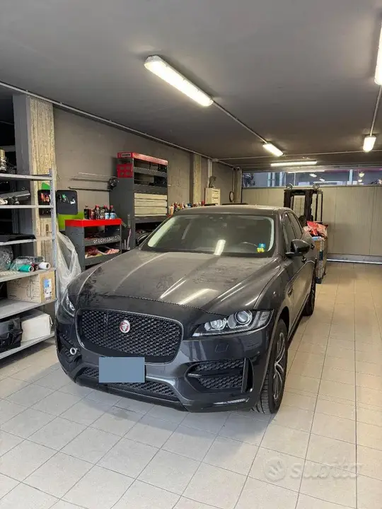 Jaguar F-Pace
