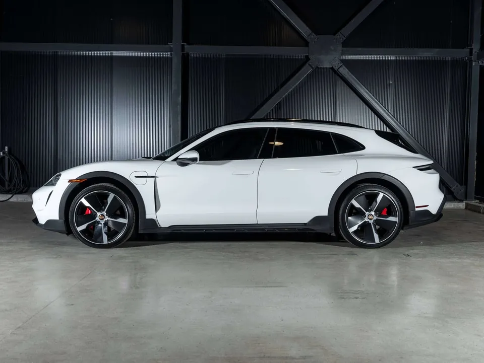 Porsche Taycan 2022 photo 2