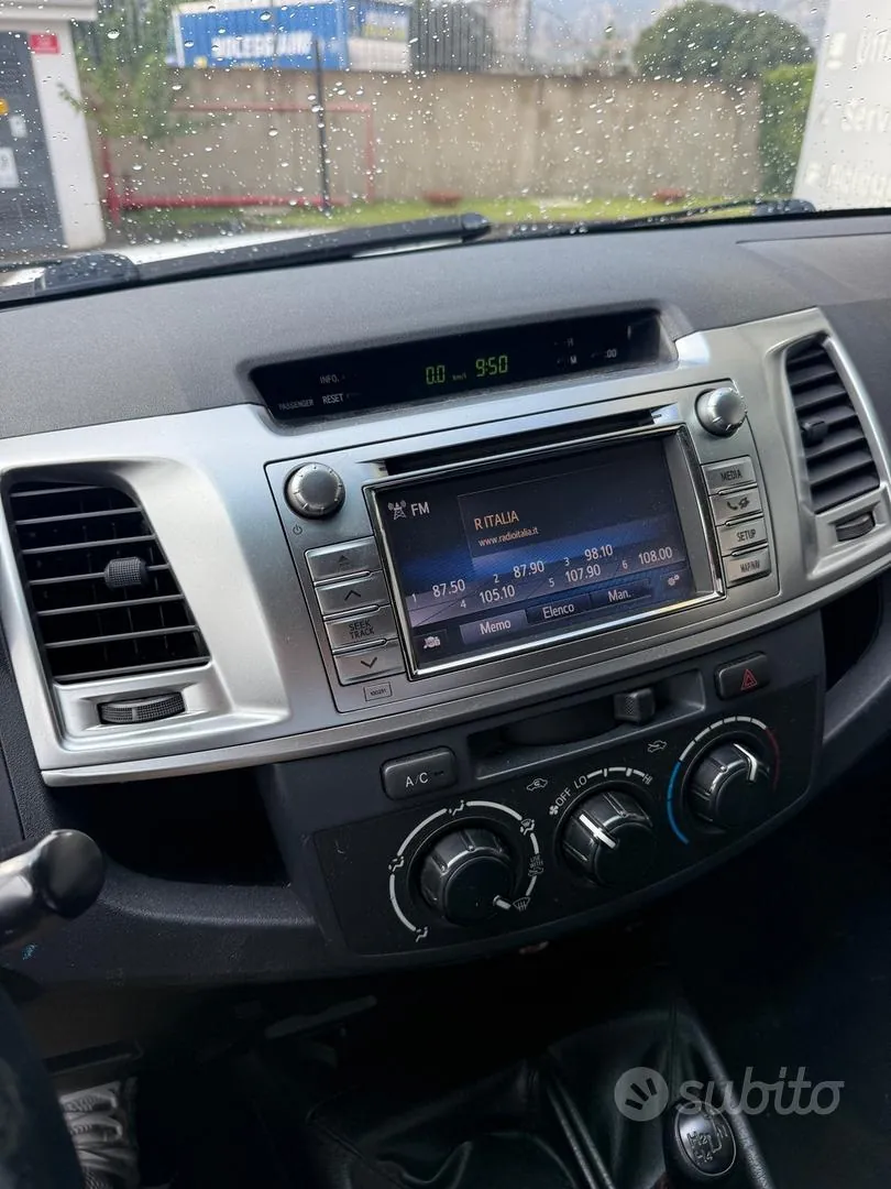 Toyota Hilux 2014 photo 3
