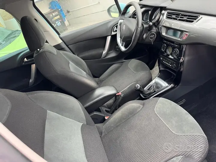 Citroen C3 2010 photo 3