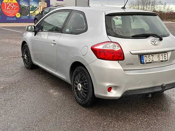 Toyota Auris 2010 photo 4