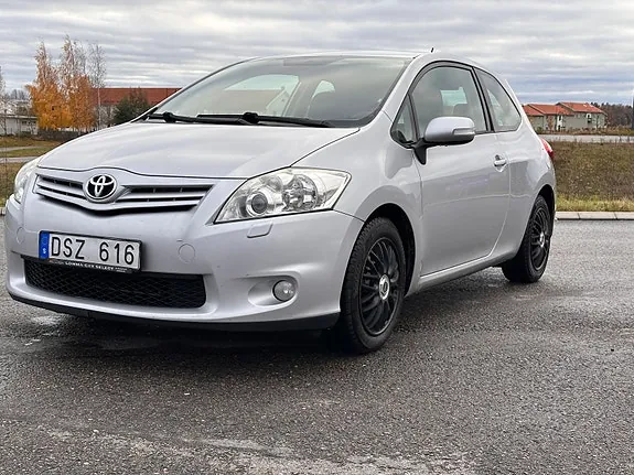 Toyota Auris 2010 photo 5