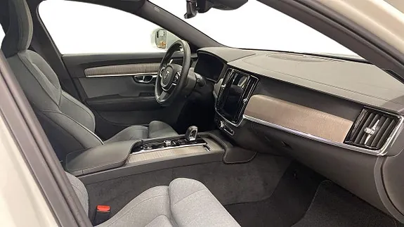 Volvo V90 Cross Country 2022 photo 4