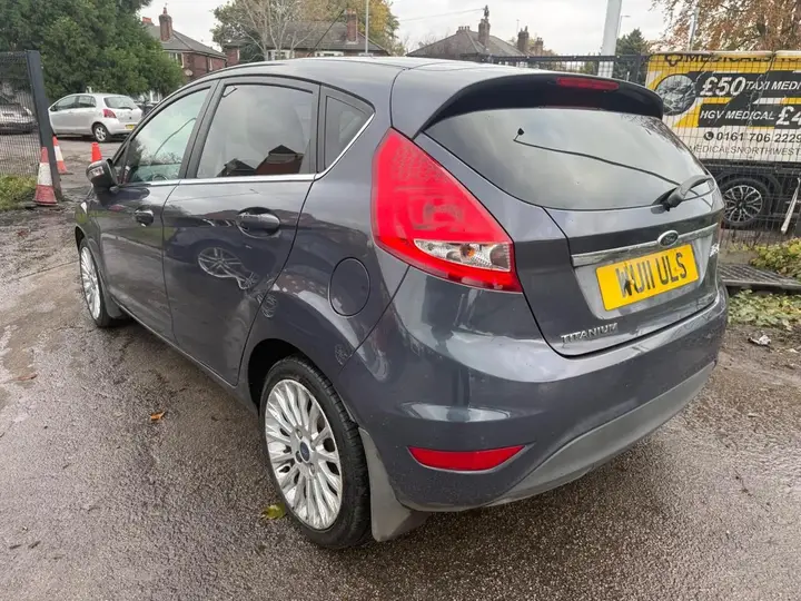 Ford Fiesta 2011 photo 3