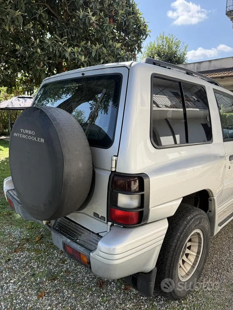 Mitsubishi Pajero 2000 photo 2