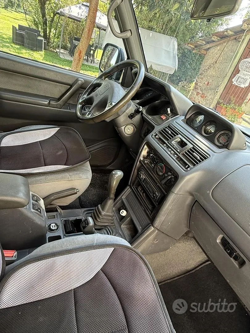 Mitsubishi Pajero 2000 photo 4