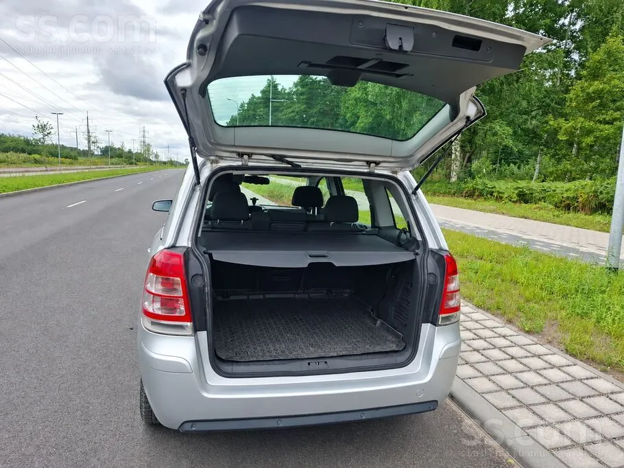 Opel Zafira 2009 photo 4