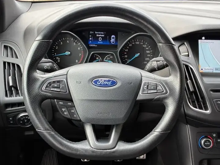 Ford Focus 2018 photo 2
