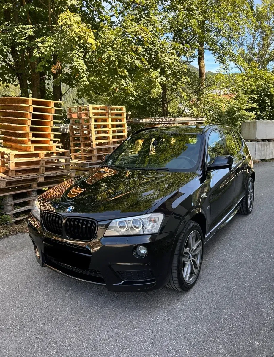 BMW X3 2011 photo 2