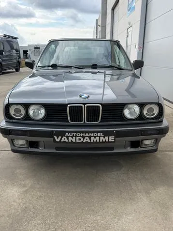 BMW 3 Series 1992 photo 2