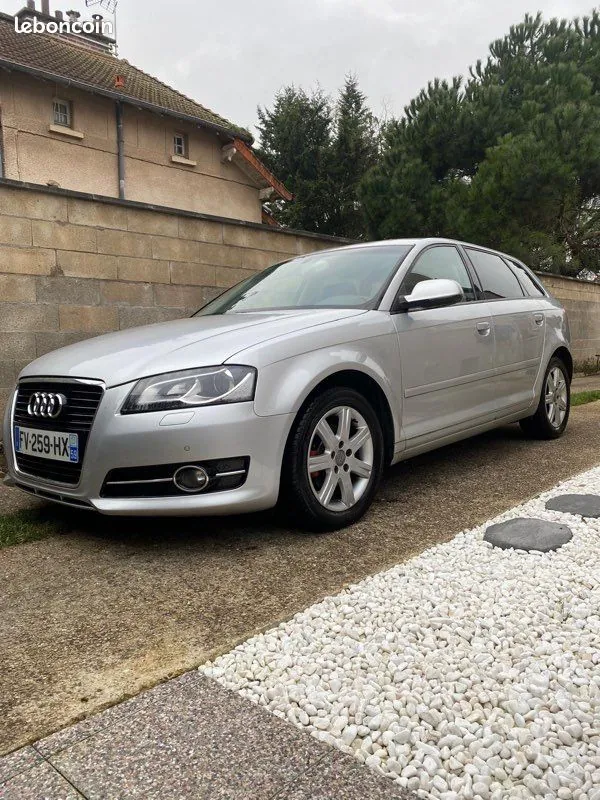 Audi A3 2010 photo 2