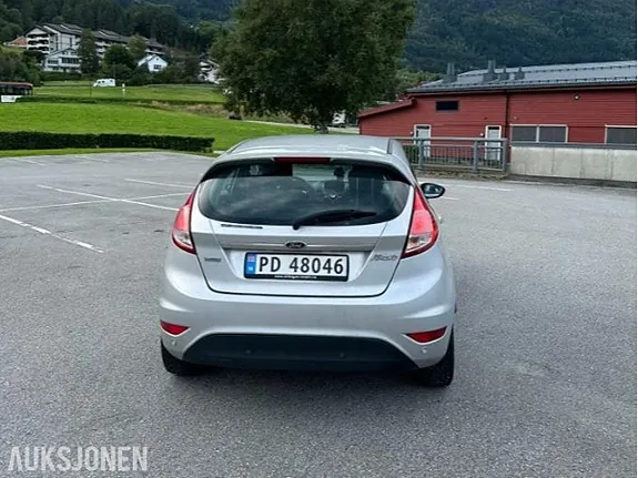 Ford Fiesta 2013 photo 4