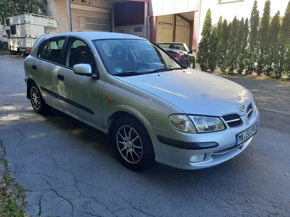 Nissan Almera
