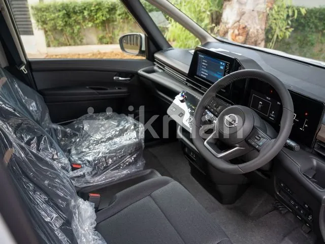 Nissan Serena 2026 photo 4
