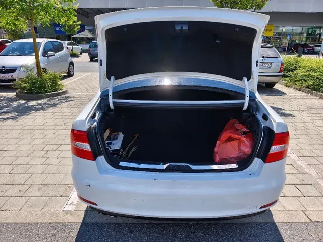 Skoda Superb 2015 photo 3