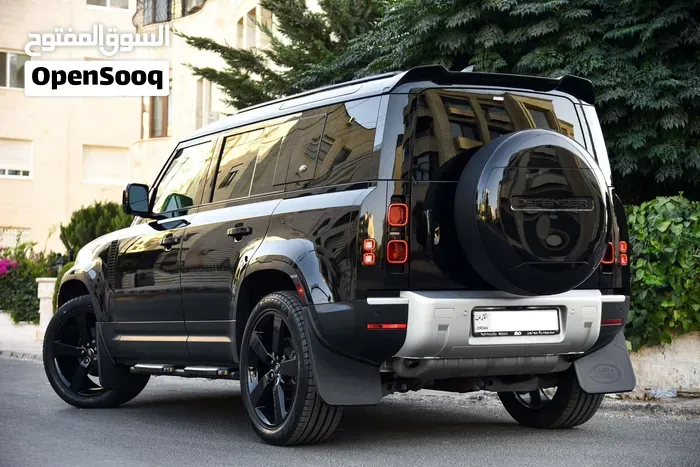 Land Rover Defender 2024 photo 2