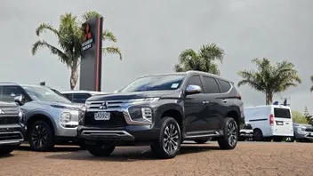 Mitsubishi Pajero Sport 2022 photo 2