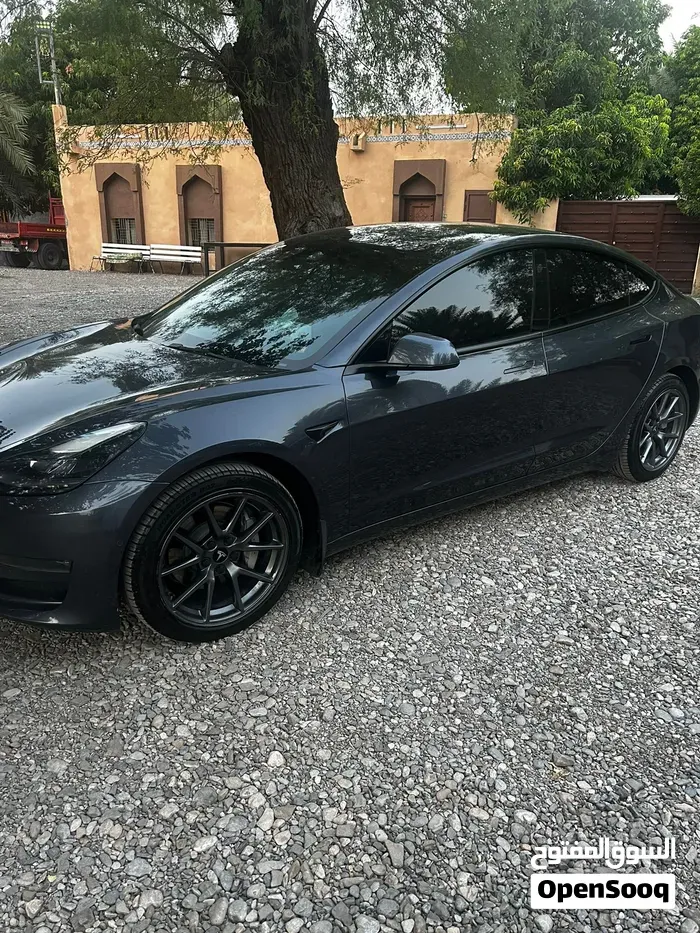 Tesla Model 3 2022 photo 2
