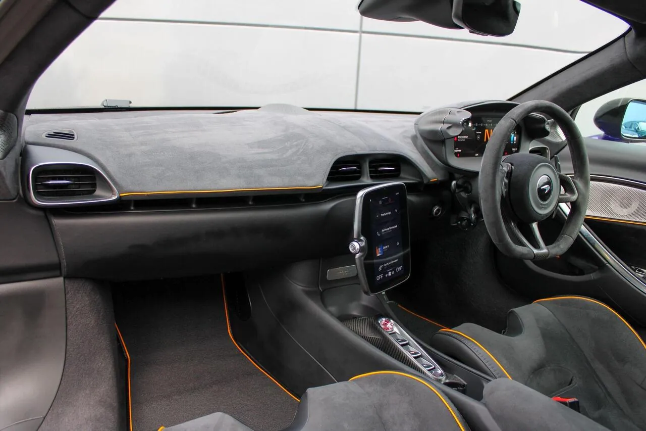 Mclaren Artura 2024 photo 5