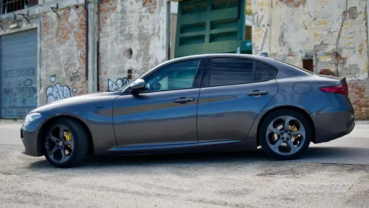 Alfa Romeo Giulia 2021 photo 3