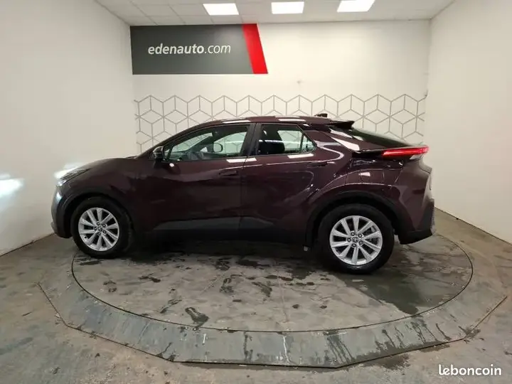 Toyota C-Hr 2024 photo 2
