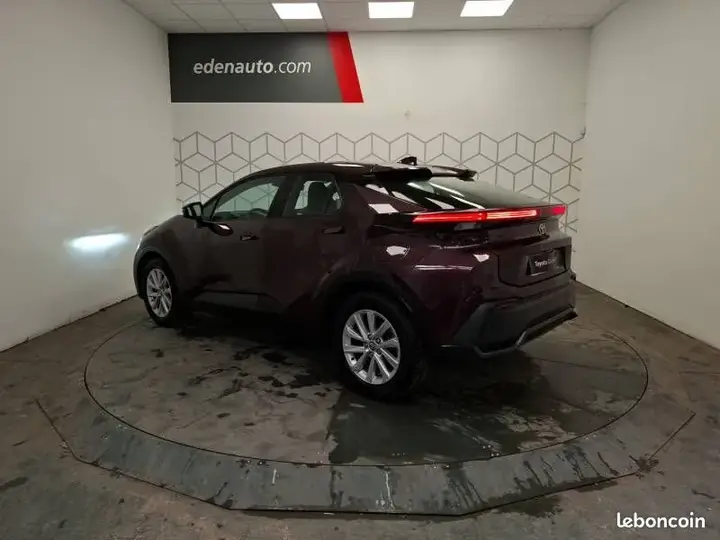Toyota C-Hr 2024 photo 3