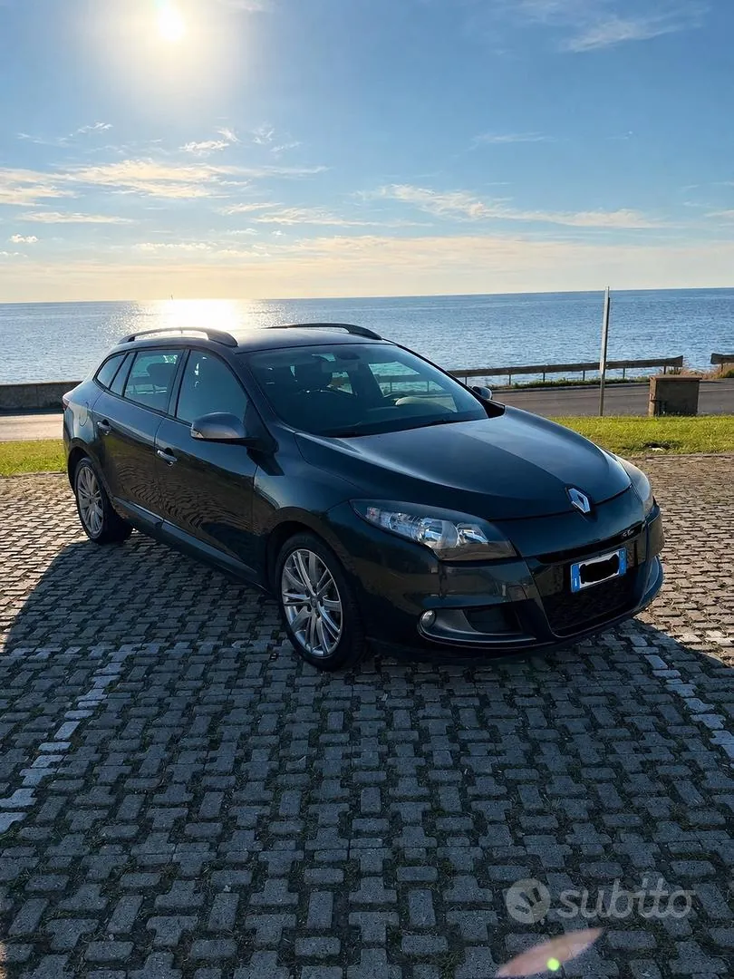 Renault Megane 2012 photo 2