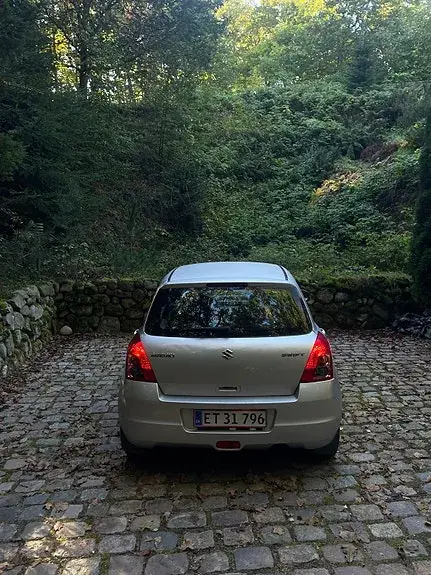 Suzuki Swift 2010 photo 5