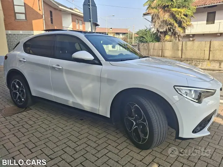 Alfa Romeo Stelvio 2022 photo 2