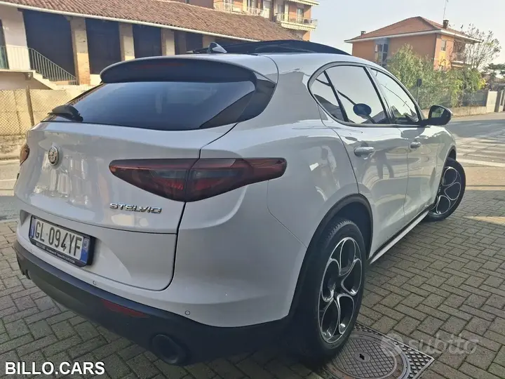 Alfa Romeo Stelvio 2022 photo 3
