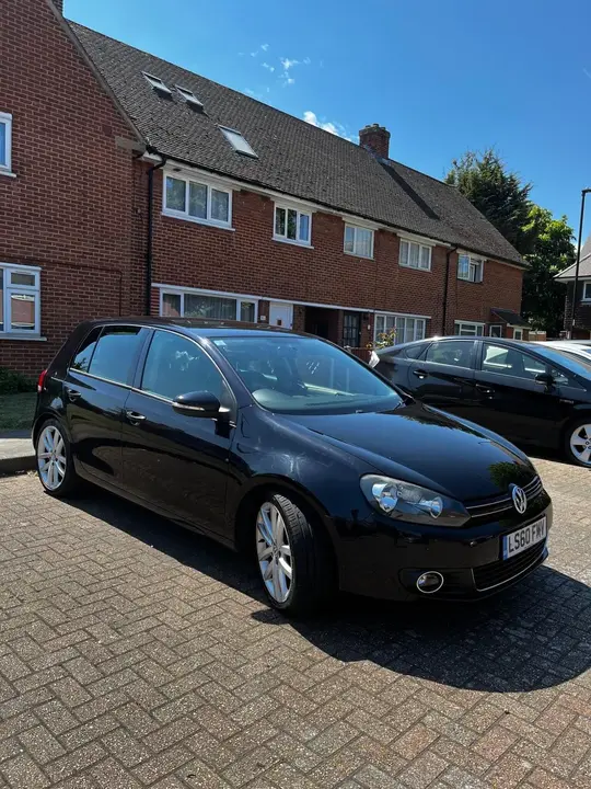 Volkswagen Golf 2010 photo 2