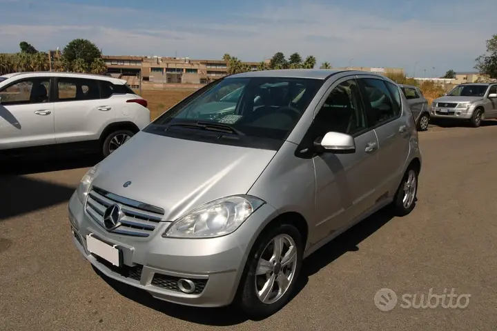 Mercedes-Benz A 180 2008 photo 2
