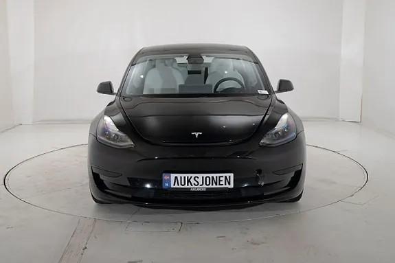 Tesla Model 3 2023 photo 2