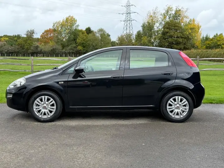 Fiat Punto 2017 photo 2