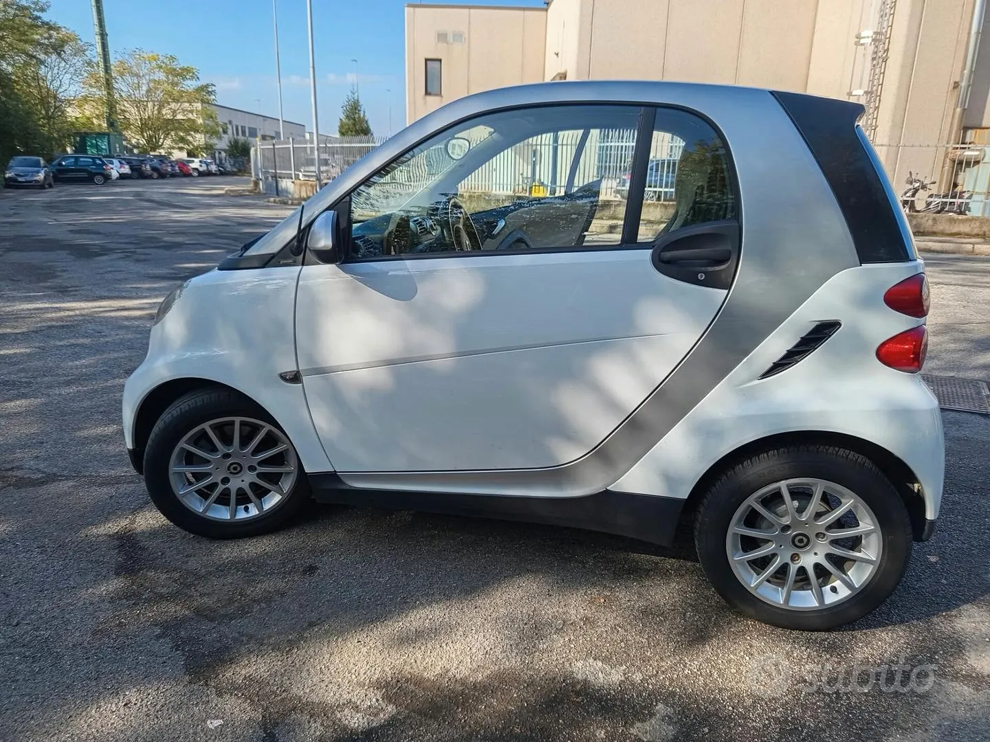 Smart Fortwo 2010 photo 2