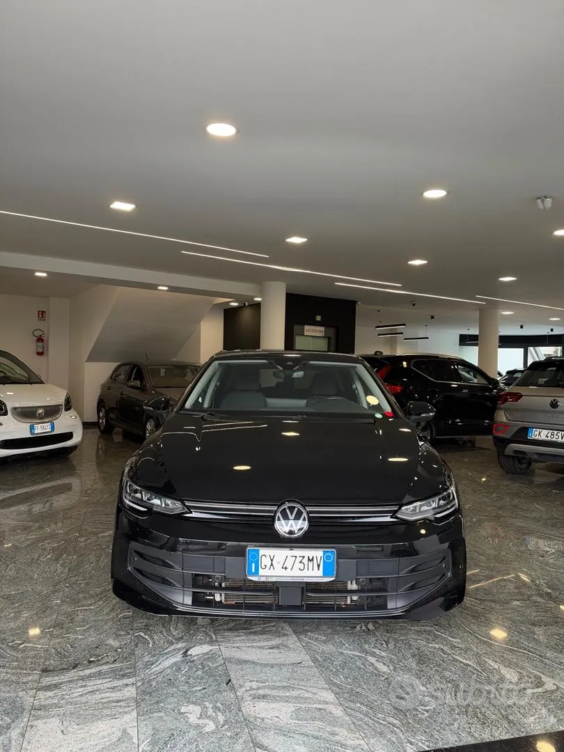 Volkswagen Golf 2025 photo 5