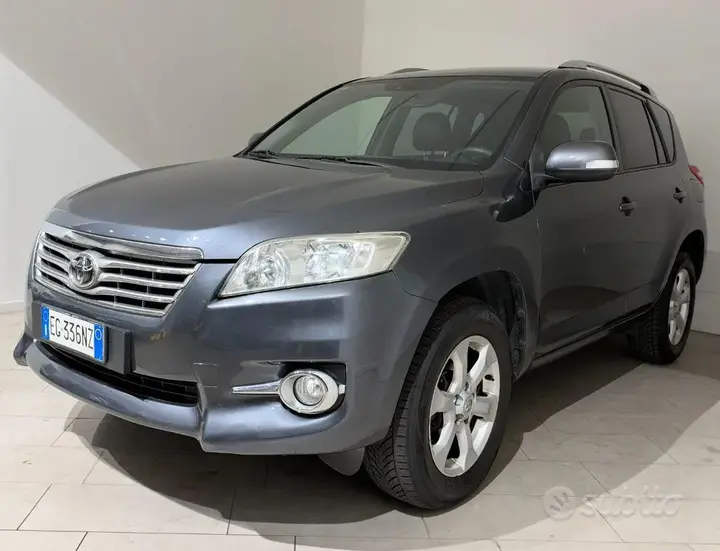 Toyota Rav4 2011 photo 2