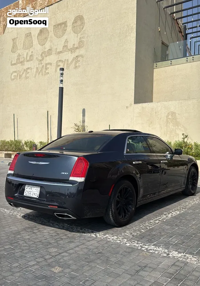 Chrysler 300C 2018 photo 2