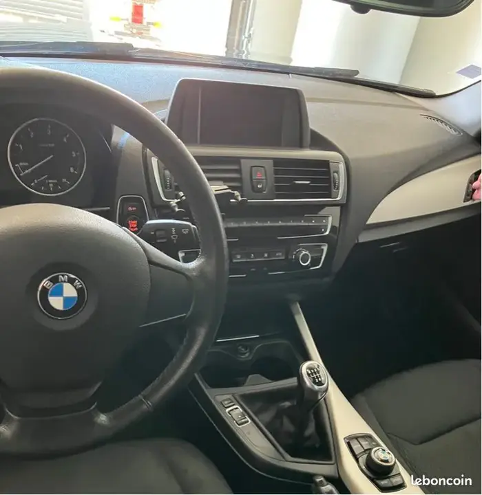 BMW Series 1 2016 photo 2