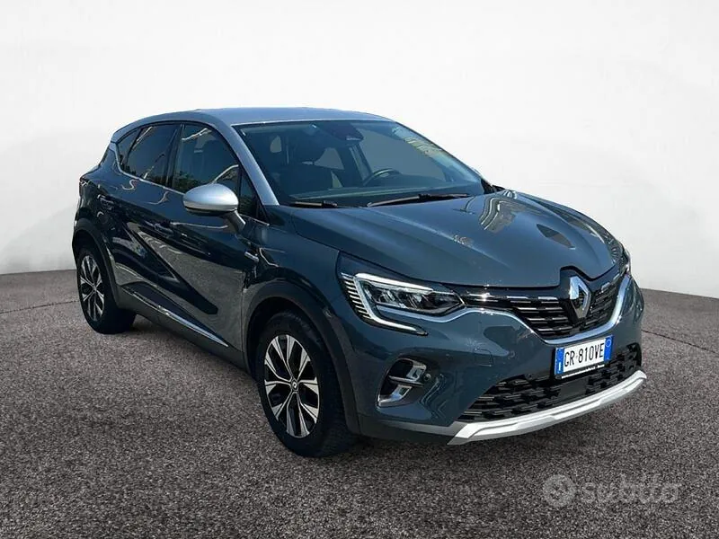 Renault Captur 2023 photo 2