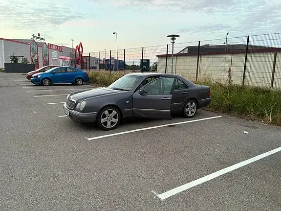 Mercedes-Benz E 230 1995 photo 5