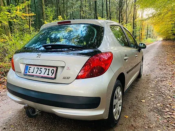 Peugeot 207 2006 photo 5