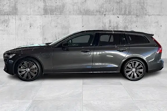 Volvo V60 2024 photo 2