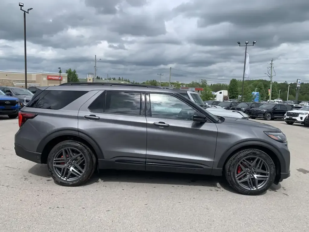 Ford Explorer 2026 photo 4