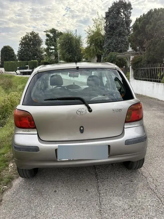 Toyota Yaris 2003 photo 3