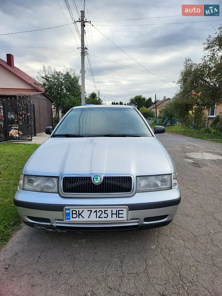 Skoda Octavia 2000 photo 2